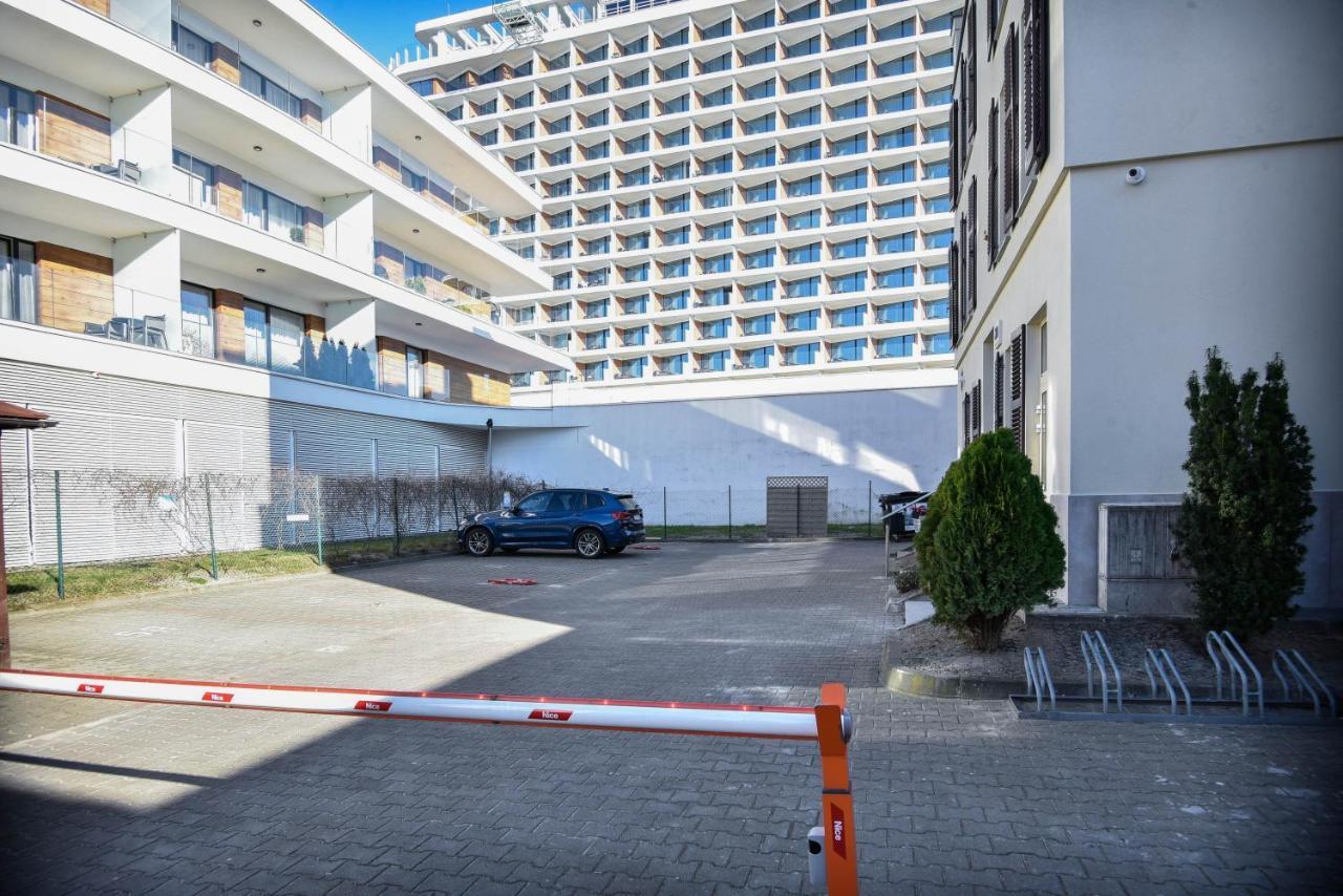 Apartamenty Promenada Z Tarasem I Parkingiem - Apartamenty Na Wyspie Swinoujscie Exterior photo