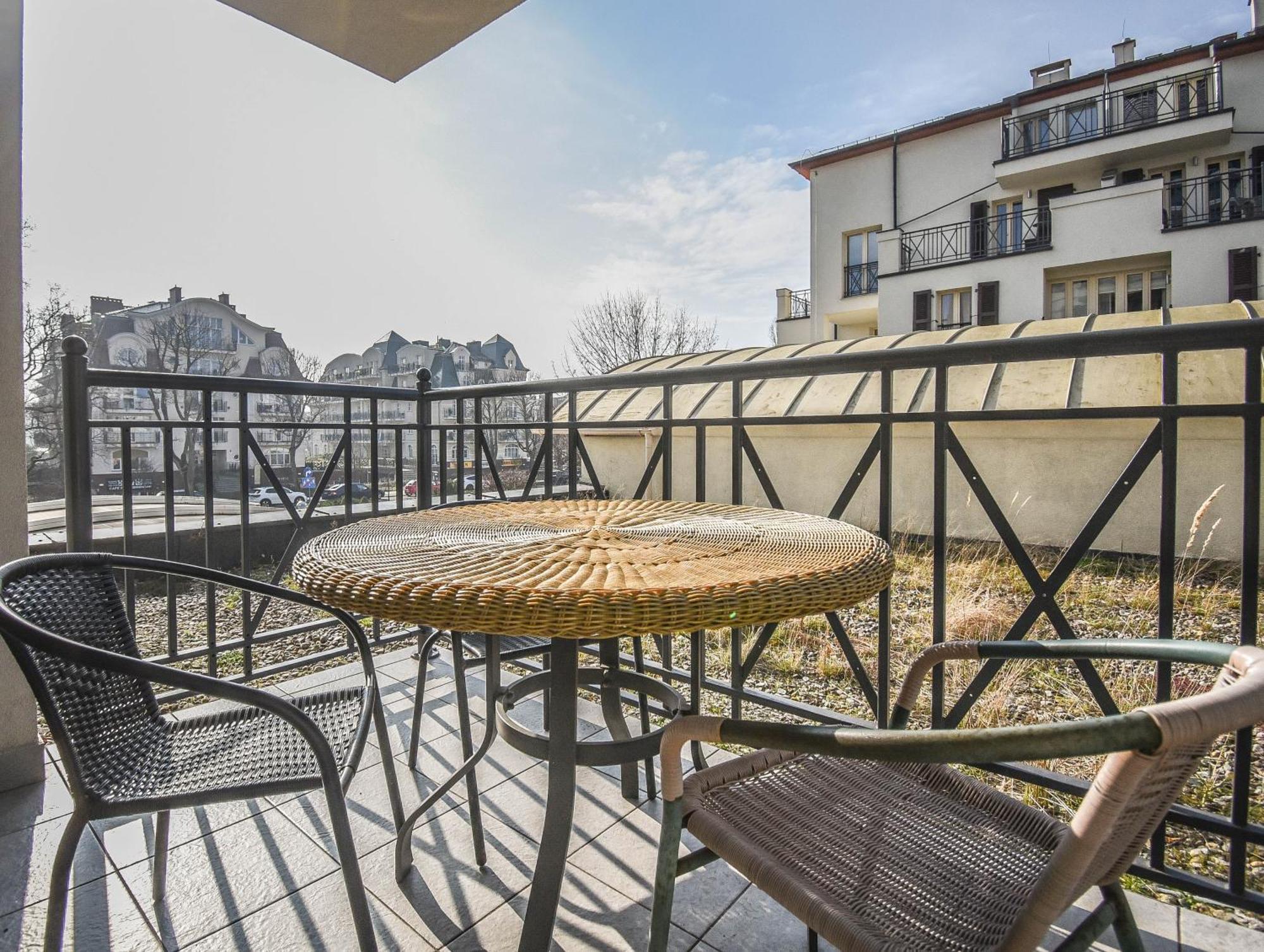 Apartamenty Promenada Z Tarasem I Parkingiem - Apartamenty Na Wyspie Swinoujscie Exterior photo